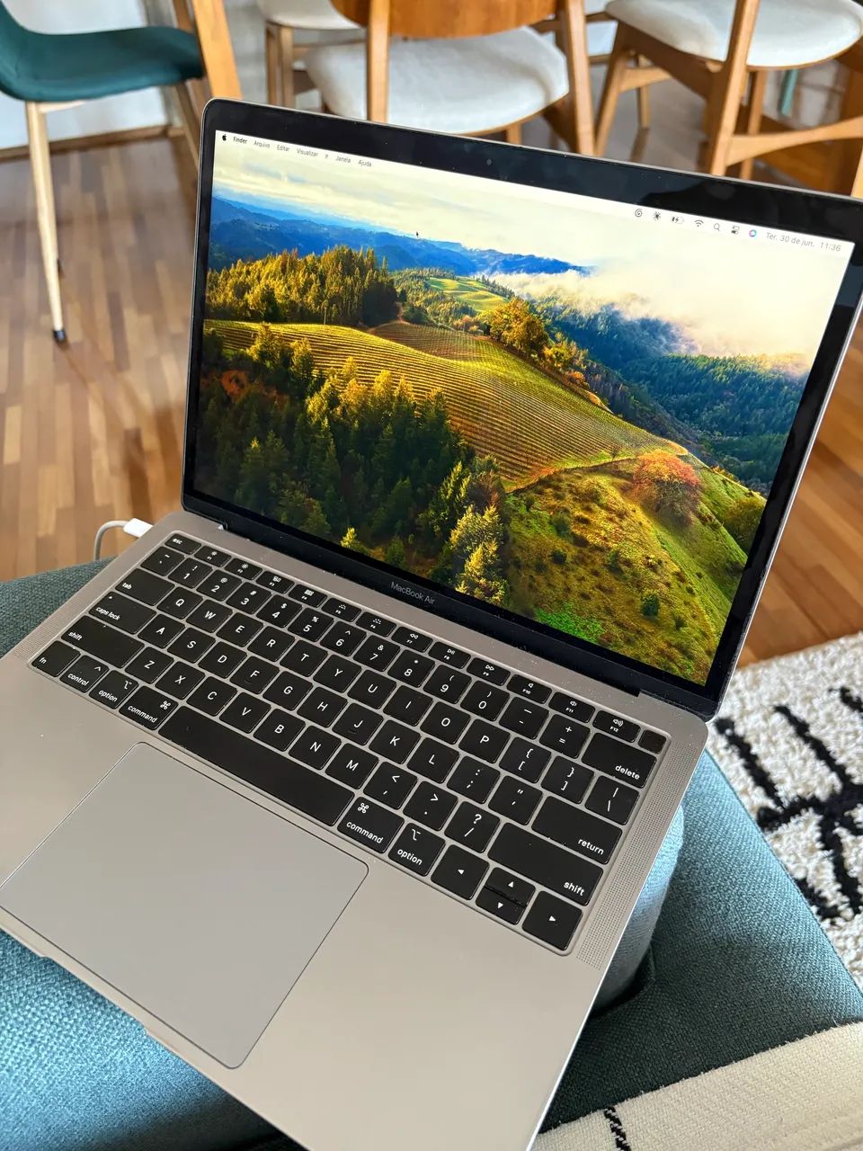 MacBook Air 13 - 2019 com carregador 
