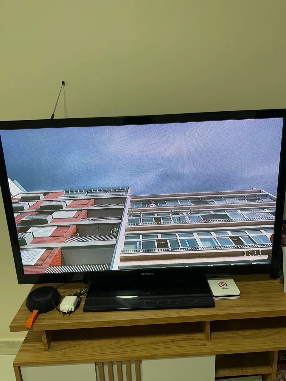 Vendo tv 43 polegadas 