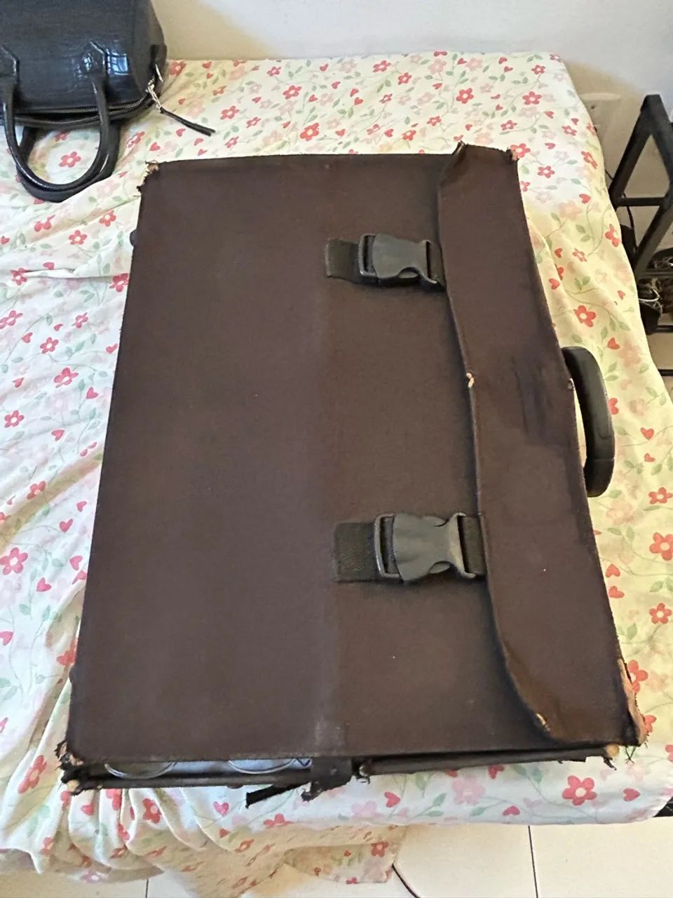 Vendo maleta de óculos com 30 armações  - Foto 3