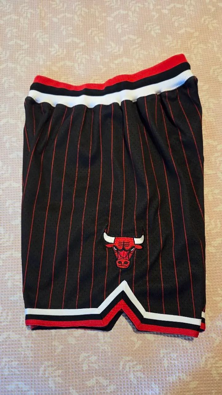 Short Mitchell and Ness Chicago Bulls Authentic  - Foto 2
