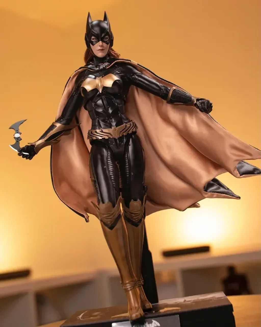 hot toys batgirl arkham knight - Foto 3