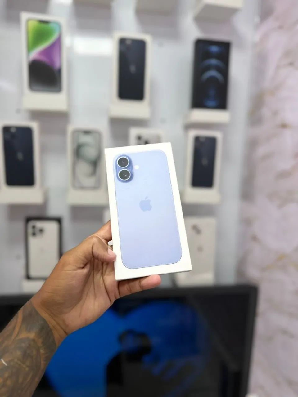 IPHONE 17 256GB AZUL<br>R$ 5.999,00 TOP