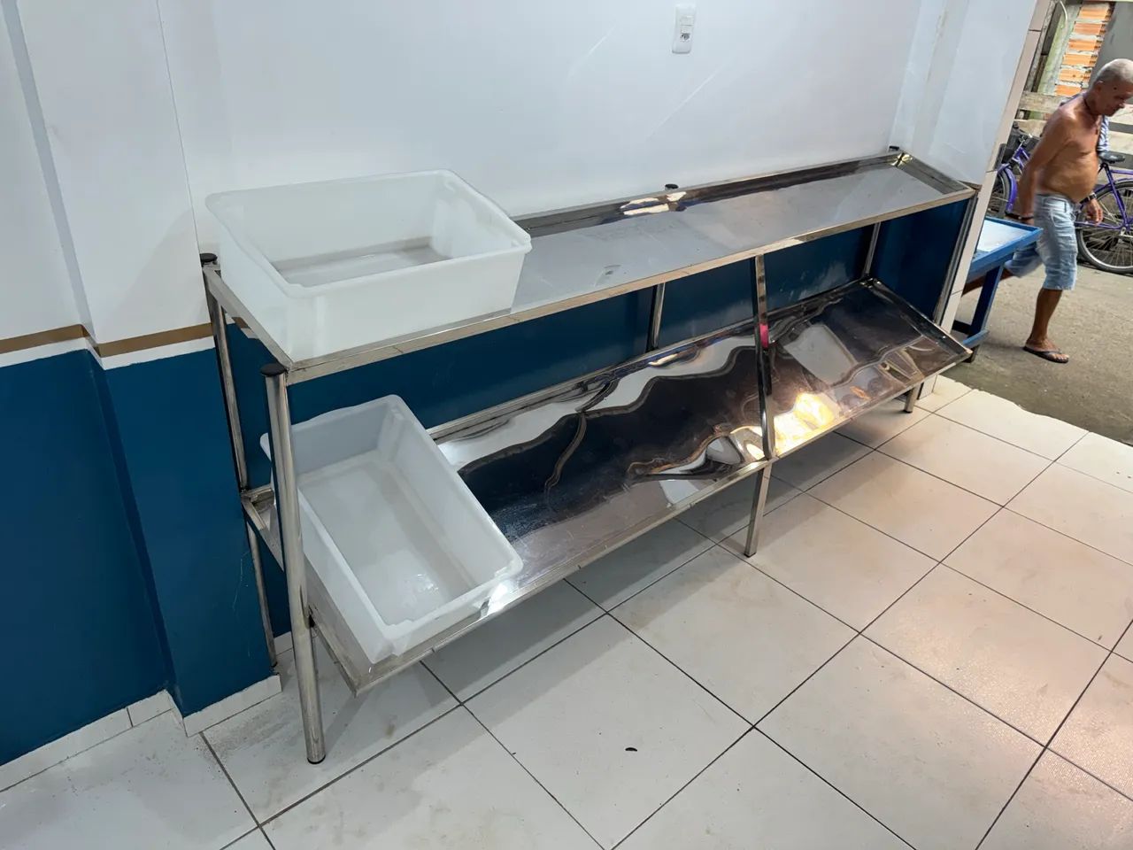 VENDO MESA TODA EM INOX, TODA NOVA SEM USO! - Foto 4