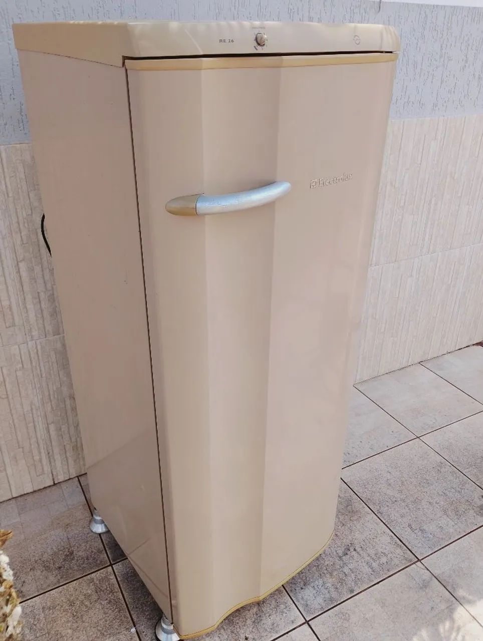 Geladeira Electrolux 240 litros  - Foto 4