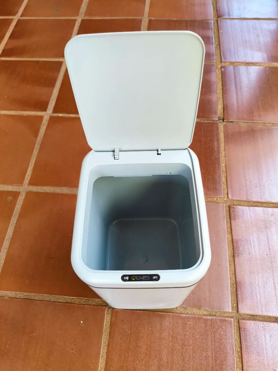 Lixeira Automática com Sensor de Presença 12L Branca - Foto 2