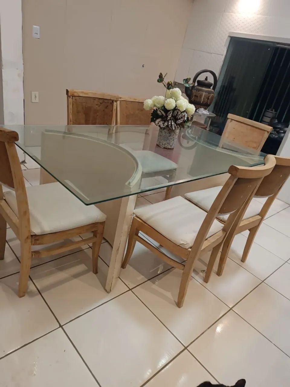 Mesa com seis cadeiras - Foto 2