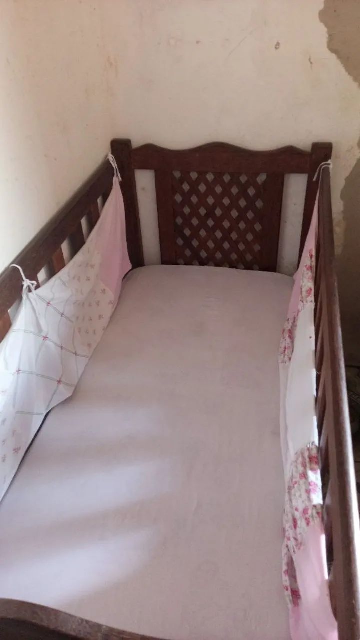 Berço de sucupira 