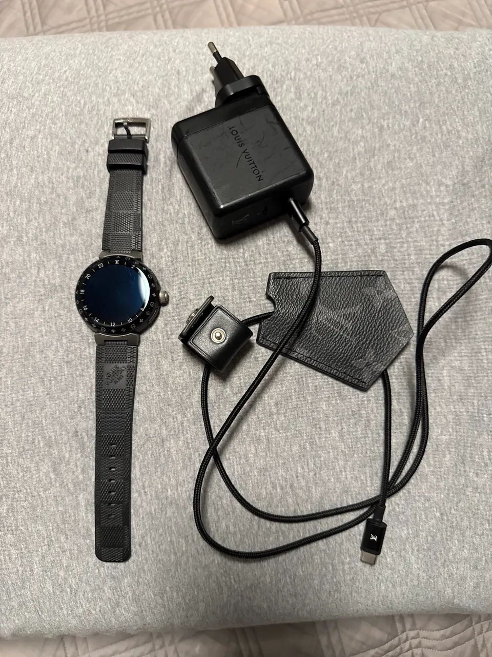 SMART WATCH LOUIS VUITTON