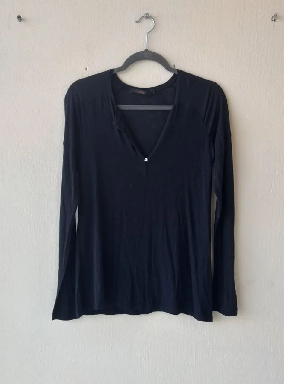 Blusa da marca Animale preta, tamanho G. Basica.