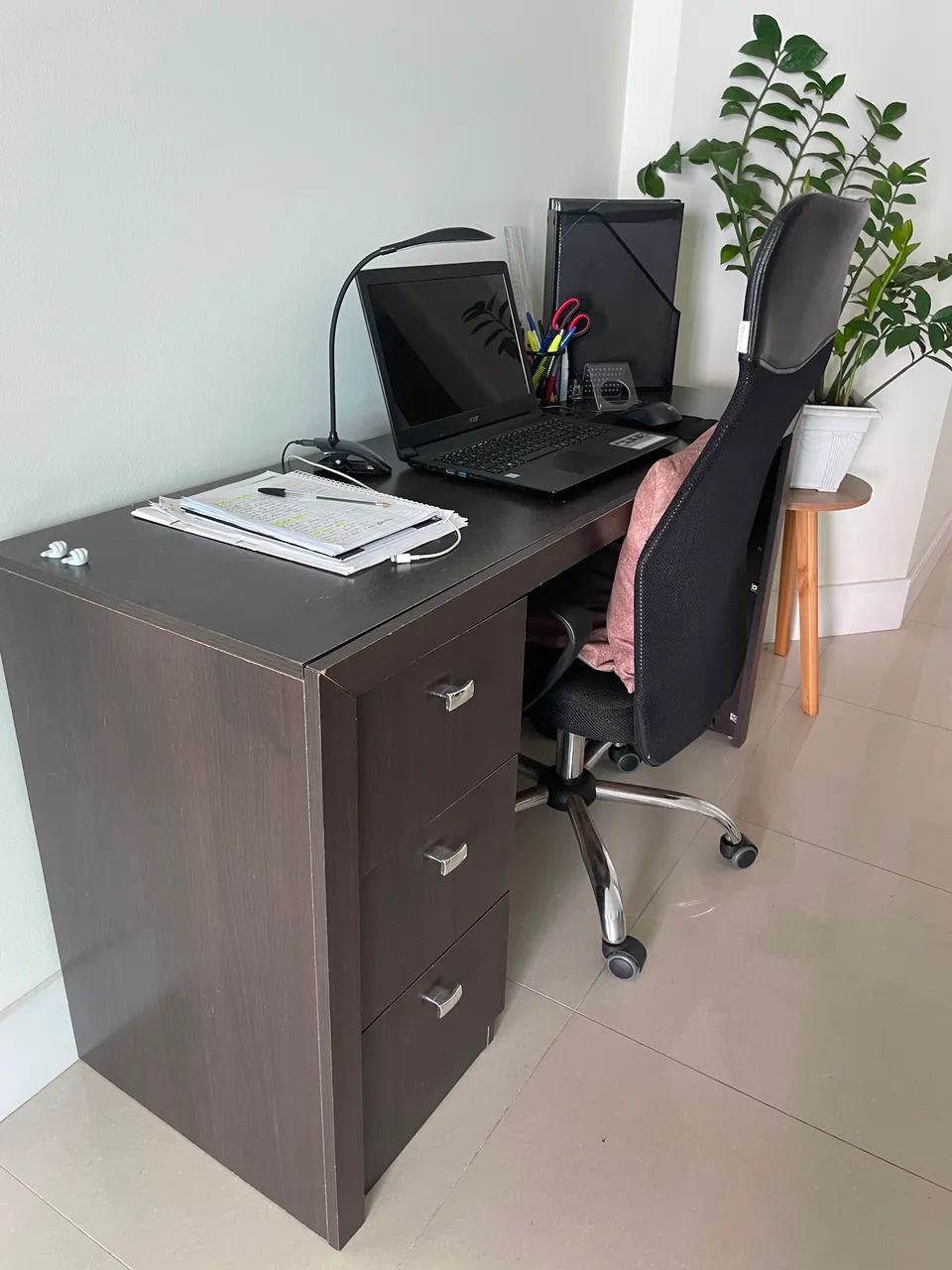 Escritório computador com 3 gavetas  - Foto 3