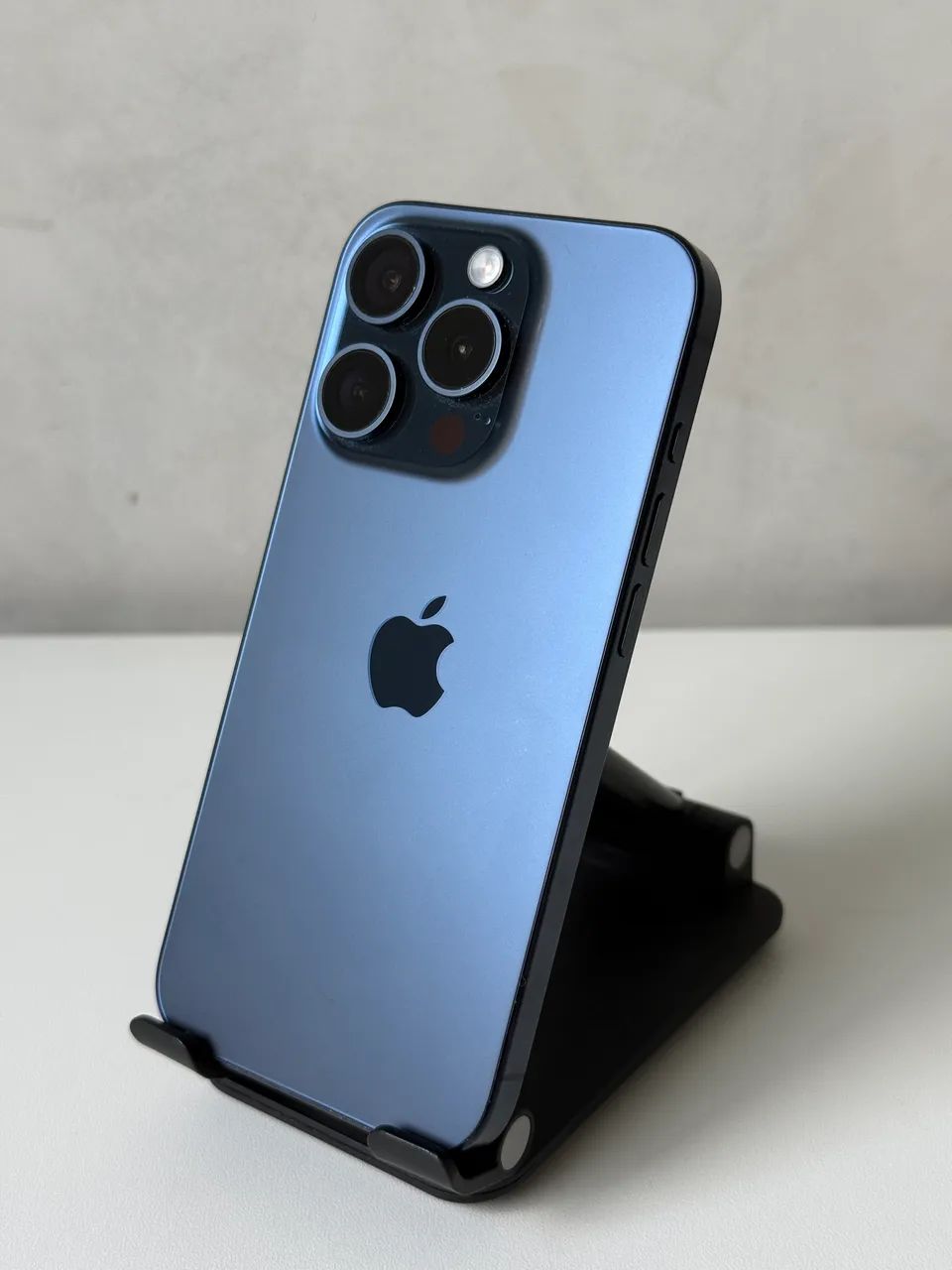 iPhone 15 Pro 512gb azul seminovo todo original - Celulares e