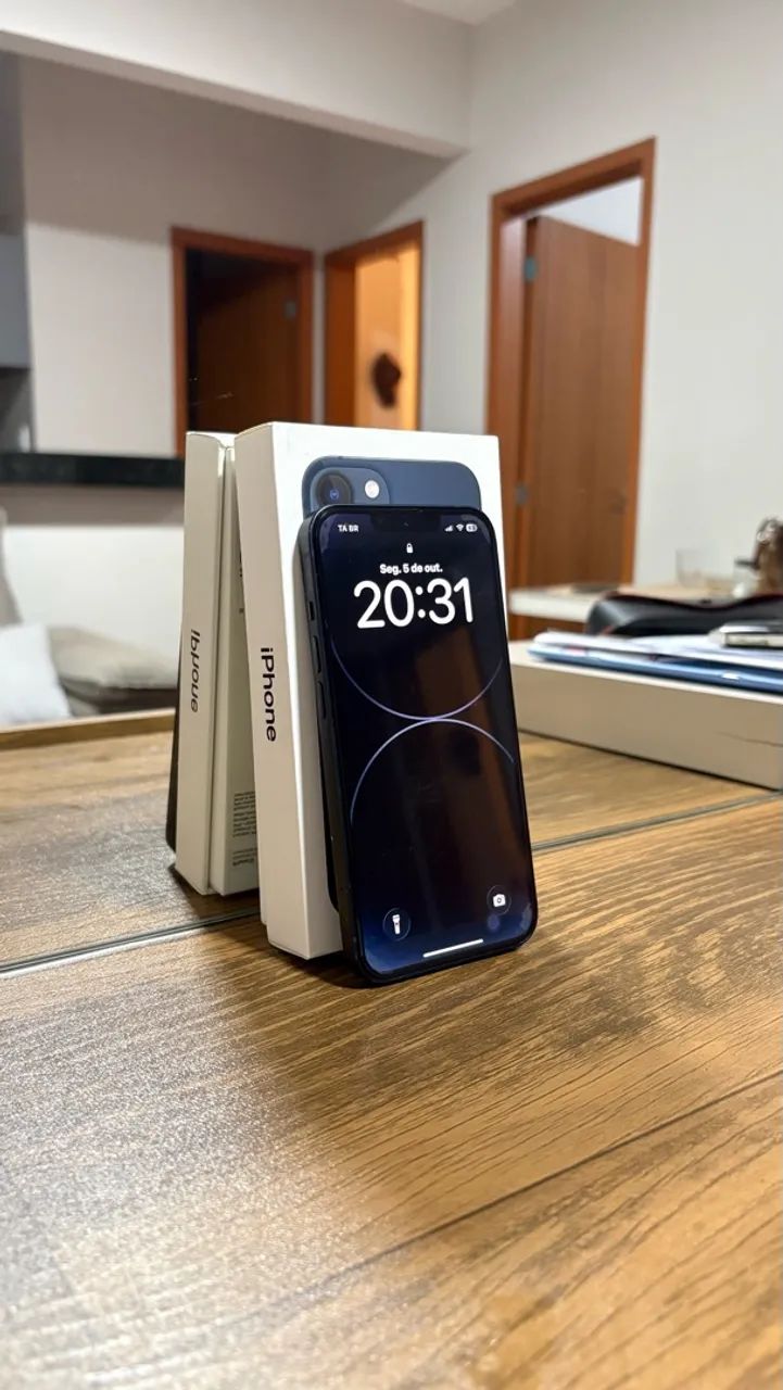 VENDO OU TROCO - iPhone 13 128GB IMPECÁVEL 