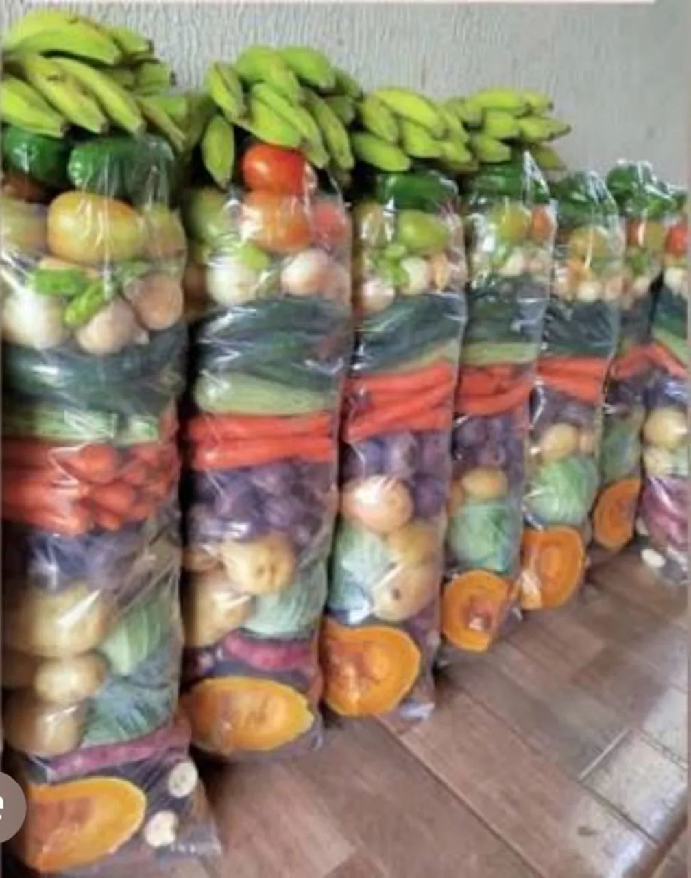 Cestas de frutas e verduras 