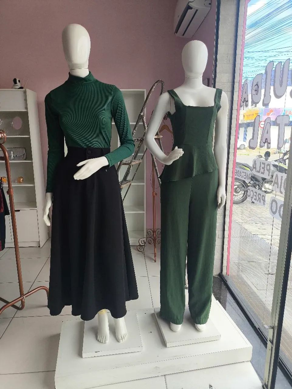 2 Manequins