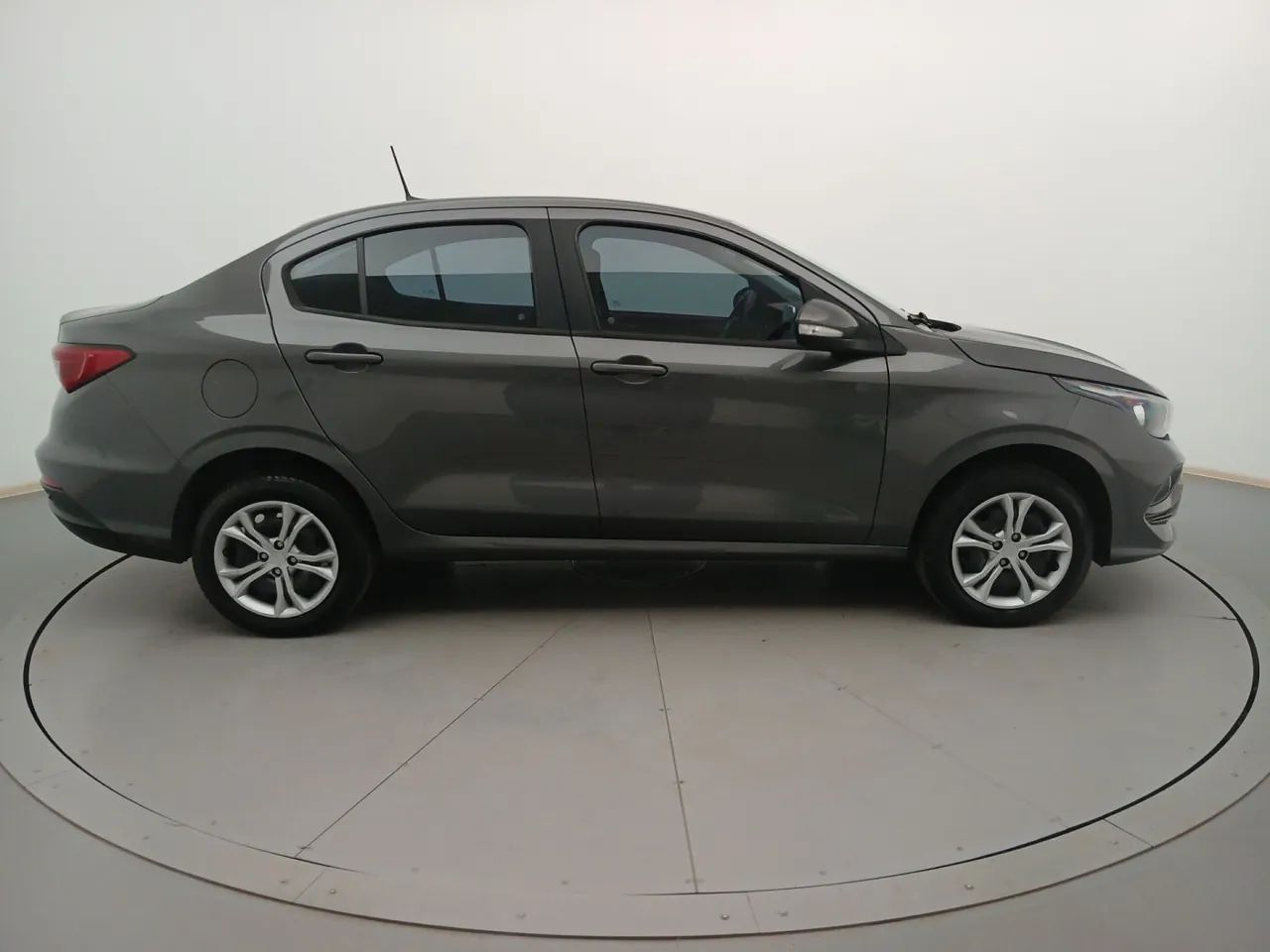 Fiat Cronos DRIVE 1.3 8V Flex Aut., foto 6 de 18