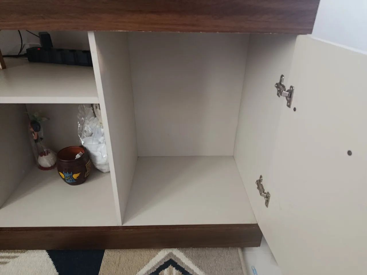Rack pra tv de 50 polegadas e com adega  - Foto 3
