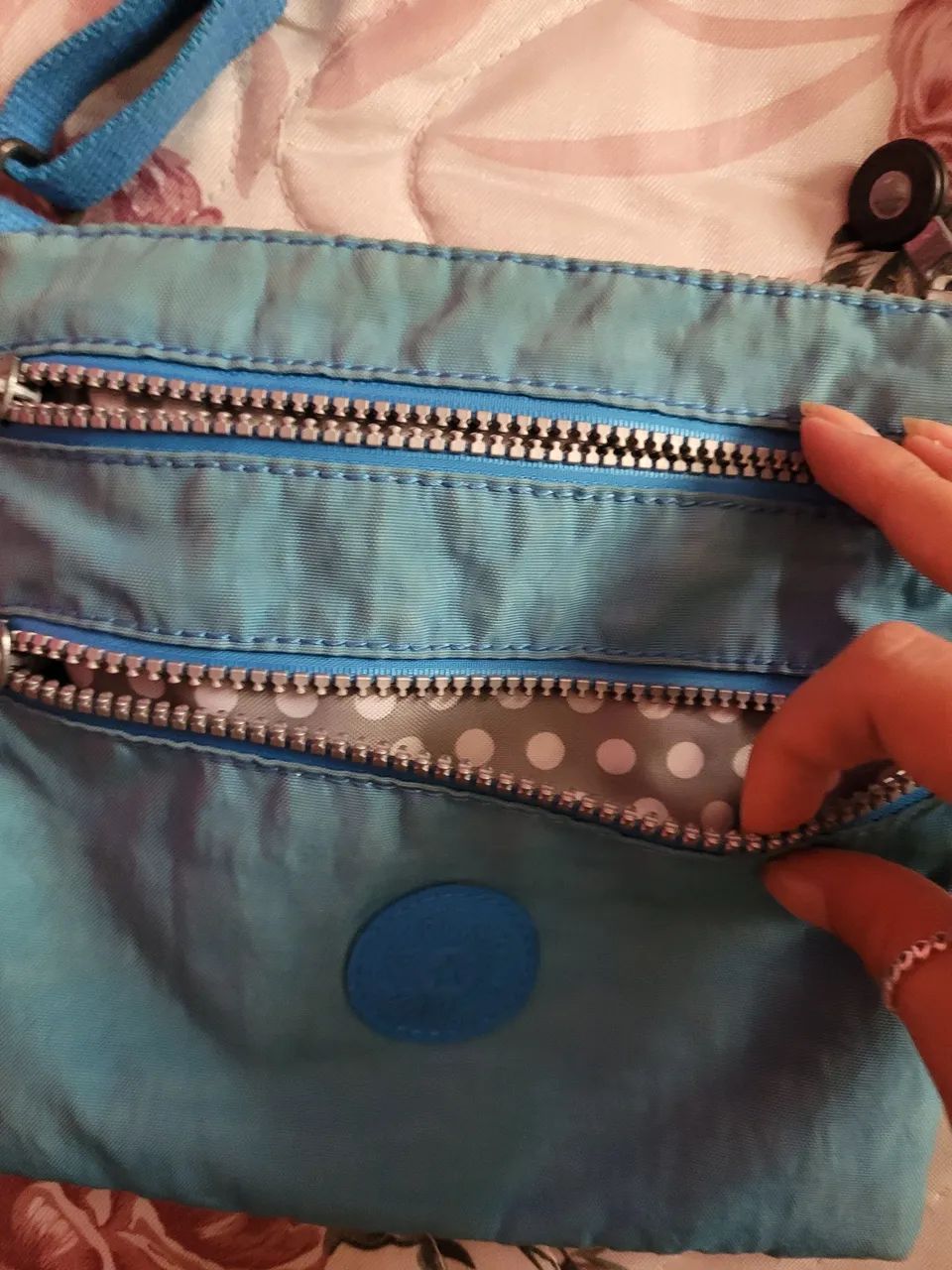 bolsa transversal Kipling azul original  - Foto 5