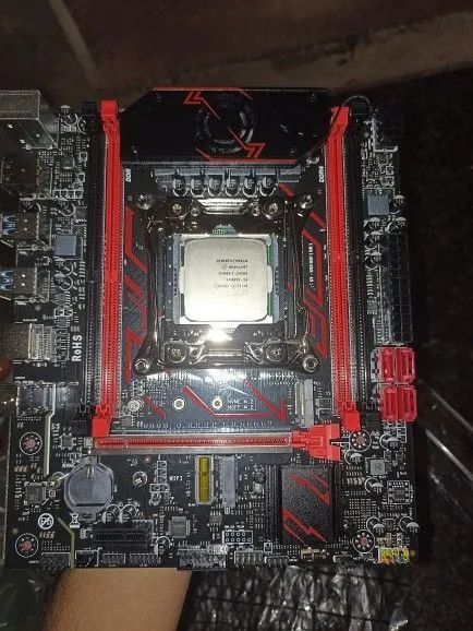 Placa mãe Soyo D4+Processador E5-2680 V4 +Módulo TPM2.0. 