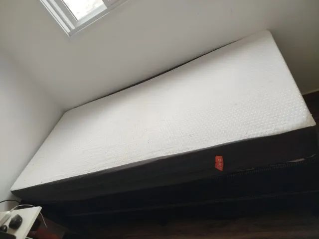 Cama Solteiro Box + Colchão EMMA QUASE NOVO + Capa protetora 