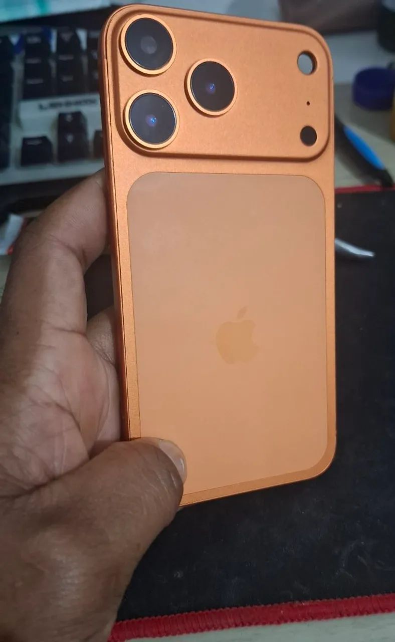 Carcaça de iPhone 11/17