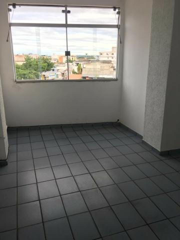 Apartamento em ótima localização com garagem - Foto 4