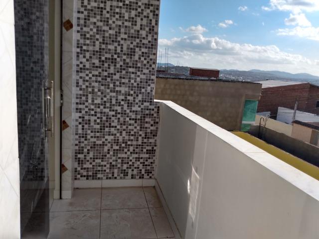 Casa tipo duplex 2 suítes, varandão, garagem coberta com cisterna e quintal Gigante - Foto 15