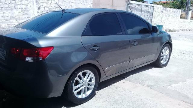Vende-se Kia Cerato 2014