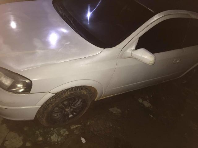 Vendo eesse astra 1.8. ar comdicionado com o moto pra fecha as percas tao aqi tudo nova
