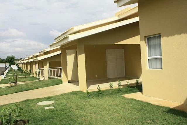 Casa Estilo Bangalô em Condomínio Fechado Jardins da Lagoa em Caldas Novas - Foto 3