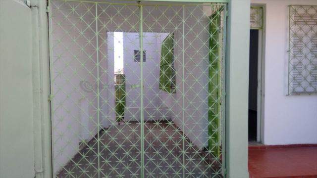 Casa 6 Quartos com 3 Garagens à Venda no Iapi ( 682817 ) - Foto 3