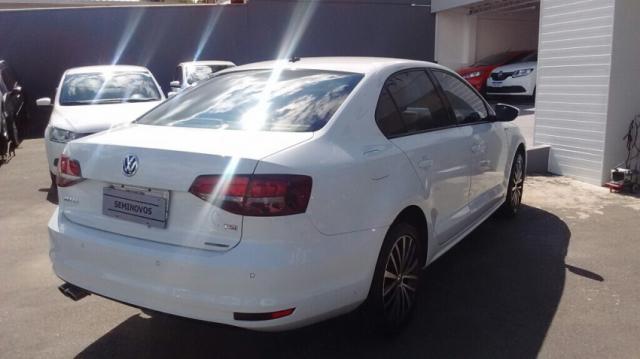 VOLKSWAGEN JETTA TRENDLINE 1.4 TSI AT Branco 2016/2016 - Foto 2