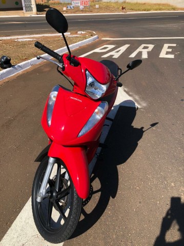 VENDO BIZ BRANCA 2016 E VERMELHA 2017