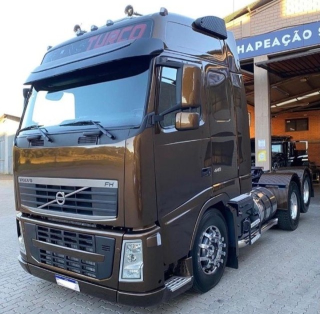 VOLVO FH 440 6X2 ANO 2011 GLOBETROTTHER