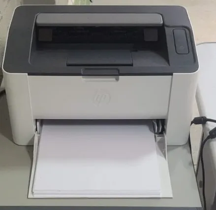 Impressora HP Laser 107A Com Garantia Perfeito estado Pouco Uso.