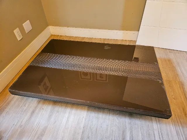 Mesa de Centro de Madeira com vidro - Foto 3