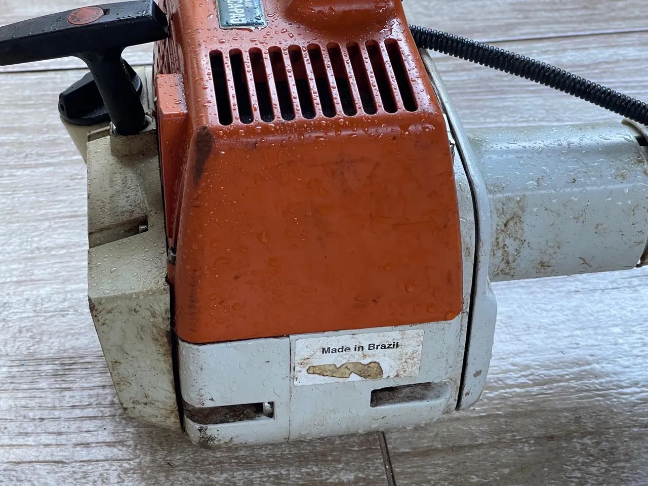 Roçadeira de grama usada