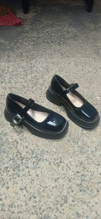 Sandália preta estilo coreana - Foto 3