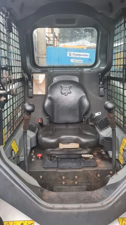 Minicarregadeira Bobcat S450 Ano 2023 Com 1255hs C Ar Cond. - Foto 3