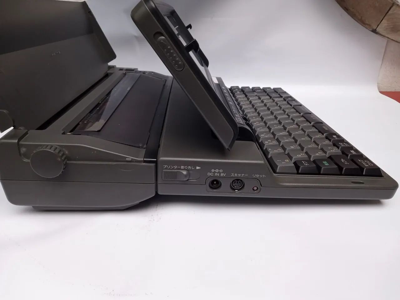 Máquina antiga de escrever texto PJ 300 - Foto 4