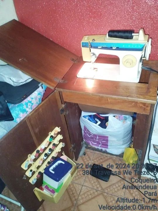 Vendo Máquina de Costura Singer  - Foto 2