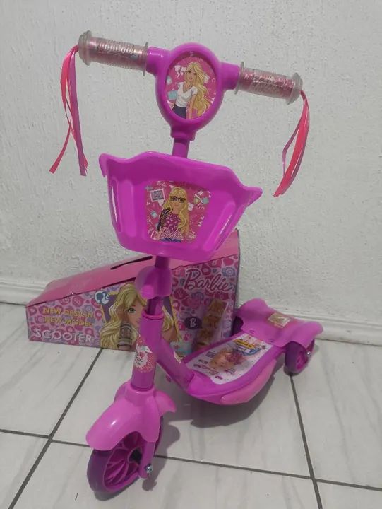 R$99.99 patinete infantil barbie rosa novo 0km triciculo brinquedo com led e cestinha
