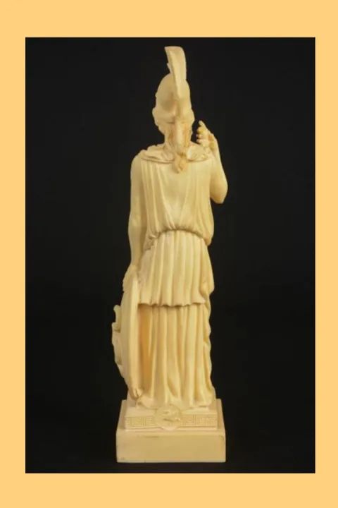  Luxuosa Escultura em resina representando deusa grega Atena - Foto 4