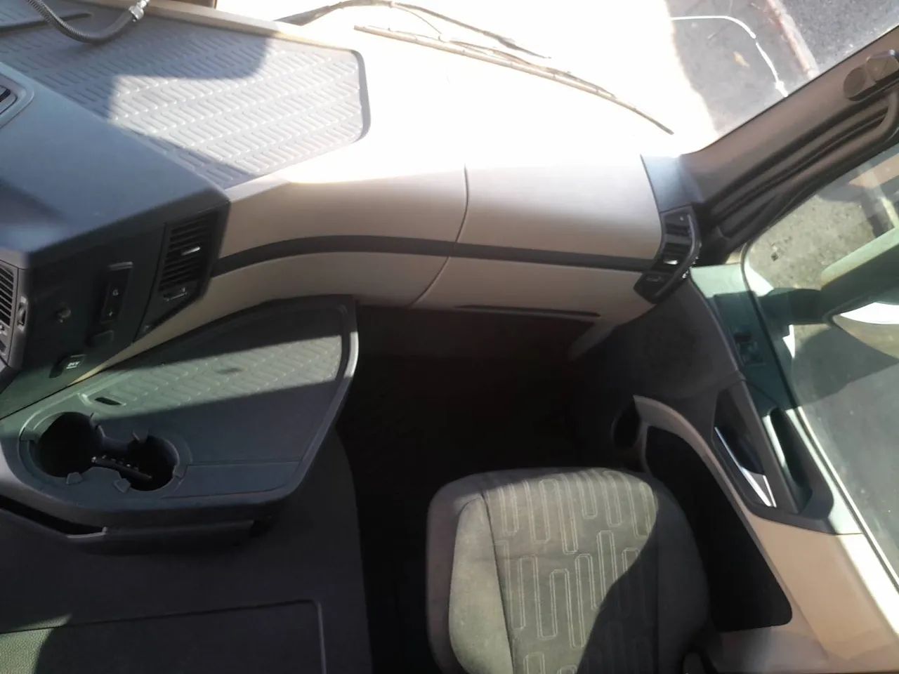 Mercedes-Benz Actros Actros 2651 MP5 LS 6x4 2p (diesel)(E5) 2021/2022 VAMOS SEMINOVOS Uber - Foto 9