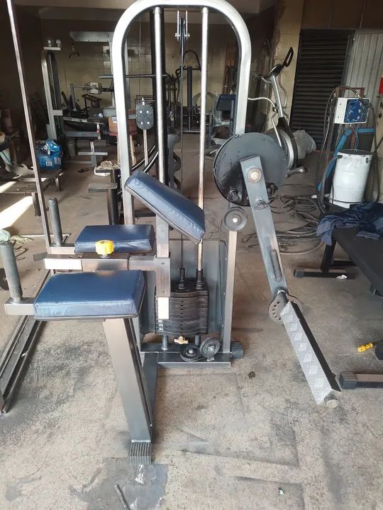 Máquina de Musculação para glúteos Semi-Nova - Foto 2