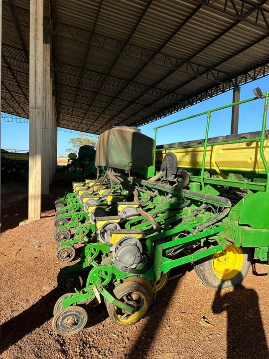 6 plantadeiras JD 2130 (30 linhas)<br>