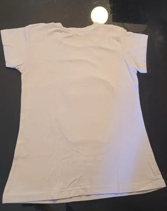 Camiseta branca paetê vai e vem papillon - Foto 4