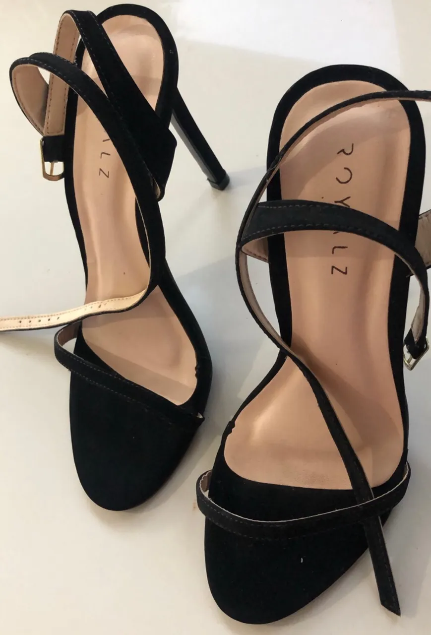 Sandália Salto Alto Preta - Elegância nos seus pés