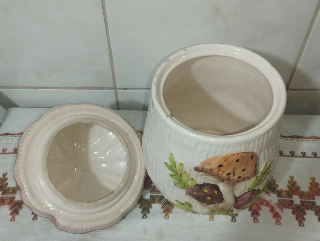 Pote de cerâmica com design de cogumelos - Foto 3