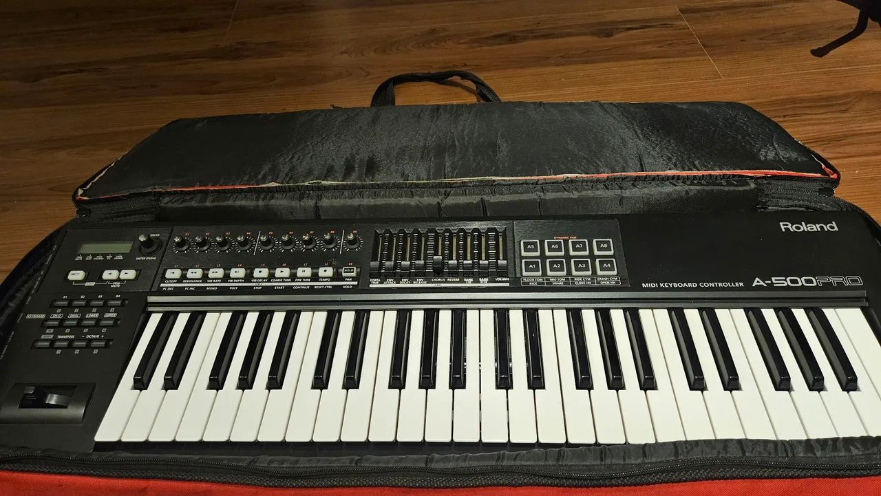 Controlador Midi Roland A500 pro - Instrumentos musicais