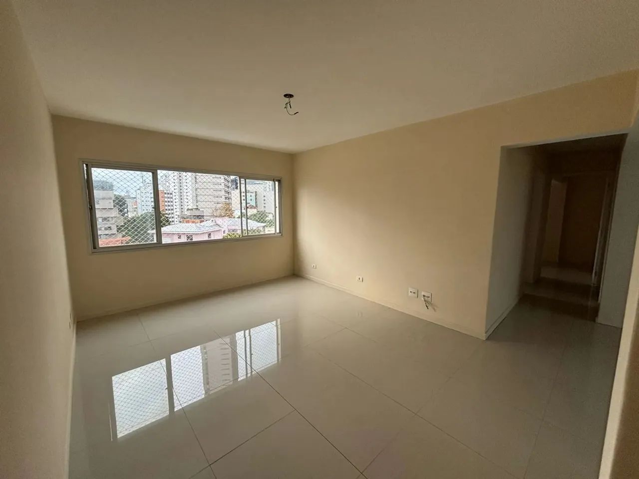 Imóvel para aluguel possui 85 metros quadrados com 2 quartos em Vila Madalena - São Paulo 